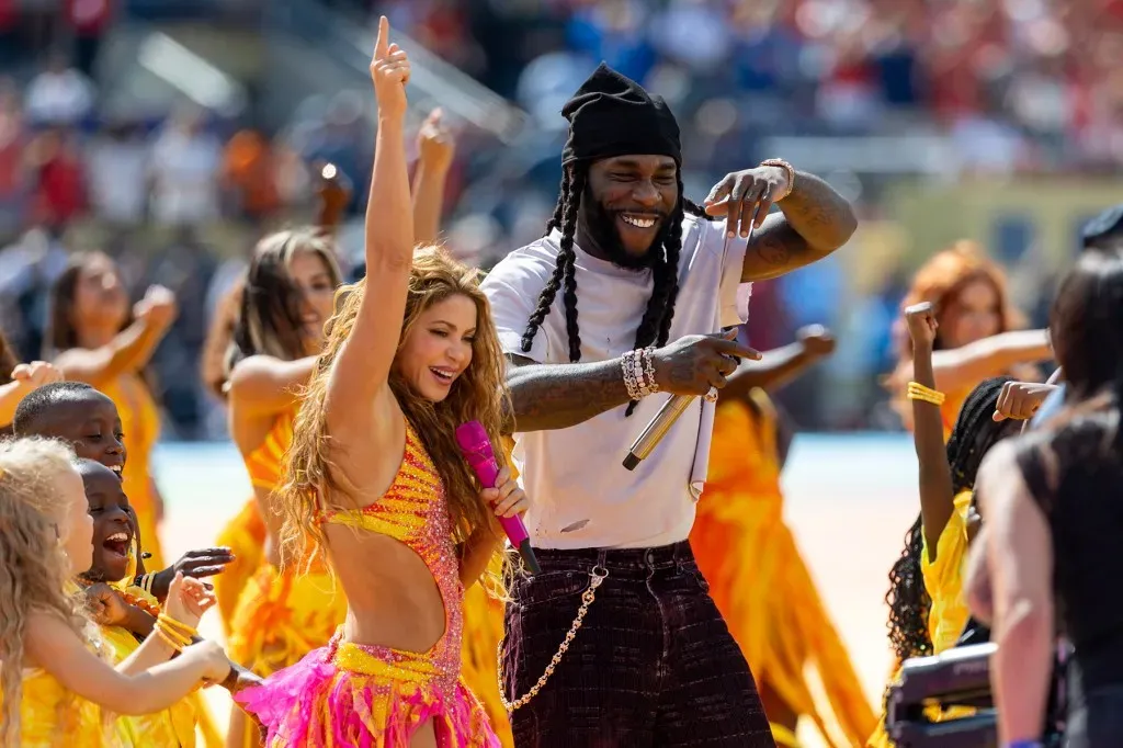 ‘Dai Dai’ de Shakira y Burna Boy continua lider en listas globales de Billboard.