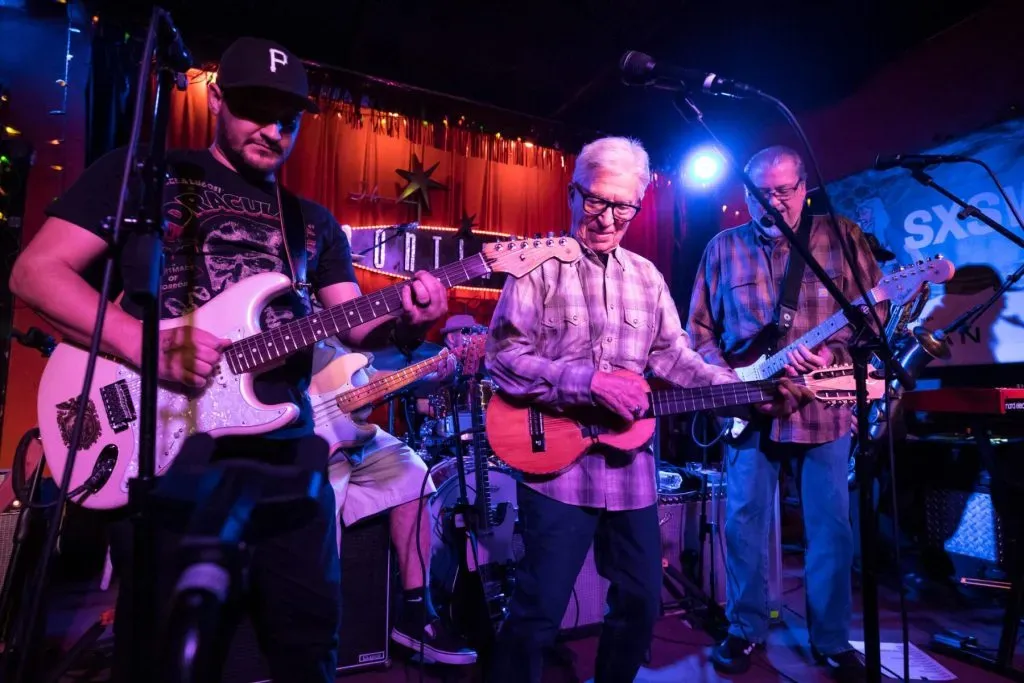 Los Lobos llega a acuerdo con Sony Music por regalías de ‘Desperado’
