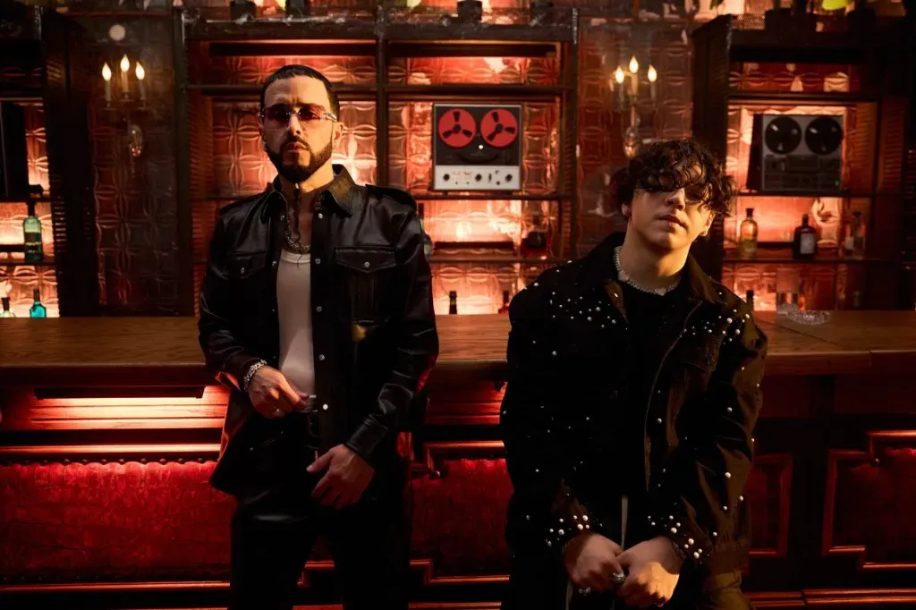 Yandel y Xavi lideran la lista Latin Airplay con ‘Me voy a la chingada’.