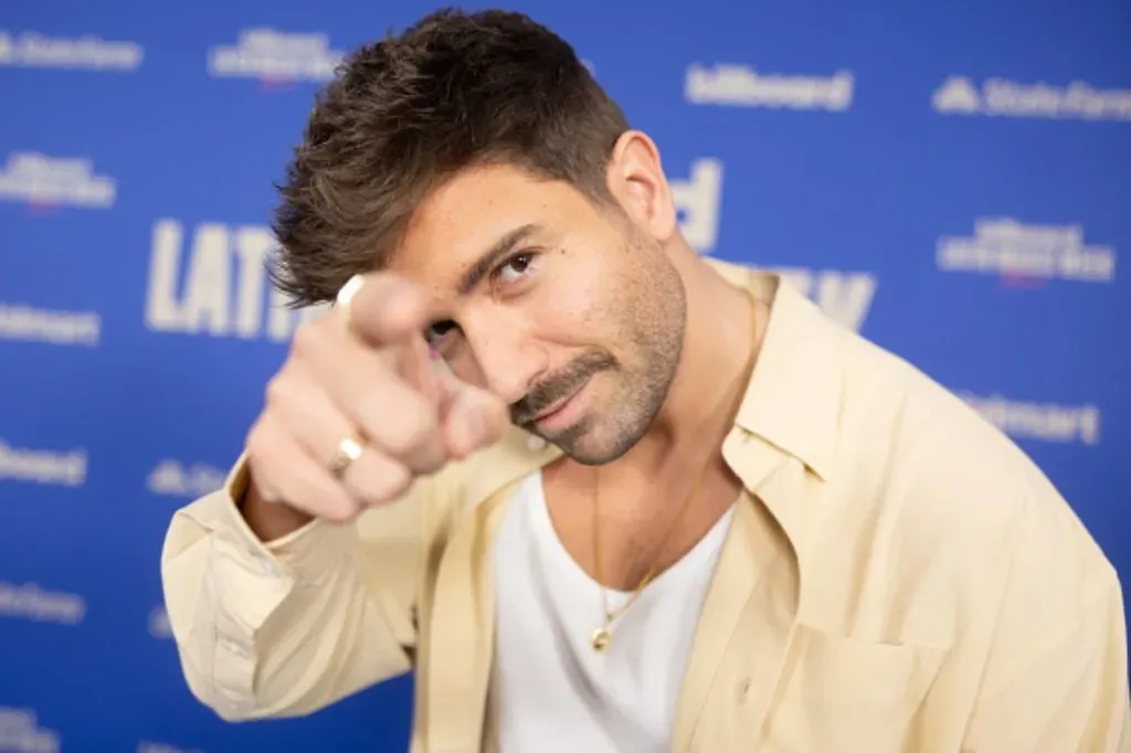 Pablo Alborán cancela show por ‘neumonía grave’.